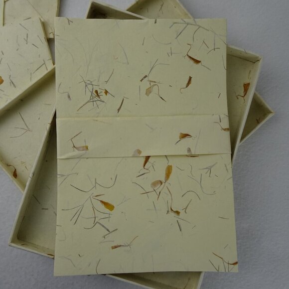 Vintage Flora Botanical Inclusion Decorative Stationery Paper and Envelopes - Picture 5 of 8